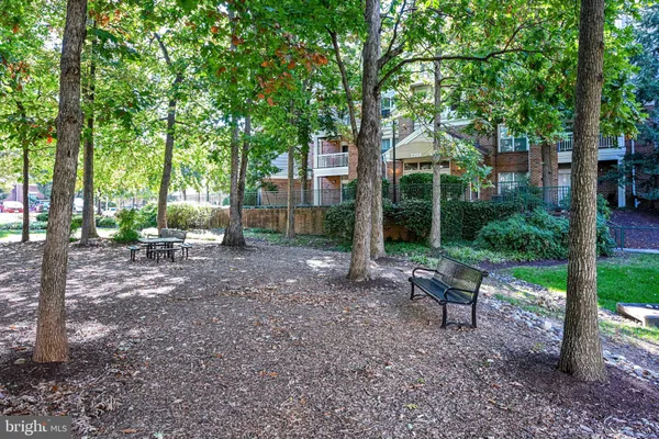 $1,900 | 2204 Westcourt Lane, Unit 105, Herndon, VA 20170
