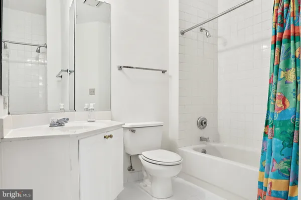 $1,900 | 2204 Westcourt Lane, Unit 105, Herndon, VA 20170