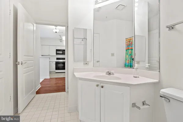 $1,900 | 2204 Westcourt Lane, Unit 105, Herndon, VA 20170