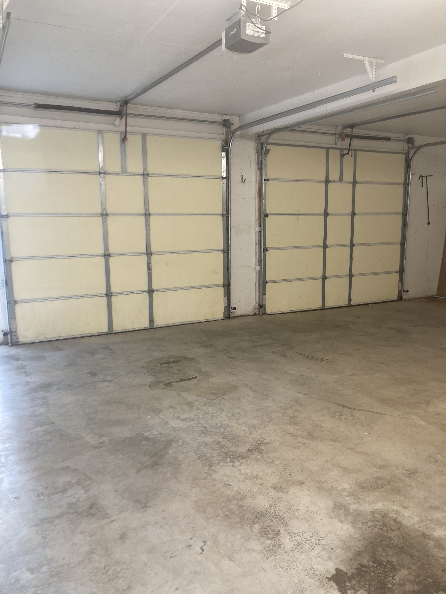 4516 Mansford Road Winchester, TN 37398 - Photo 32 of 53 a view of a garage