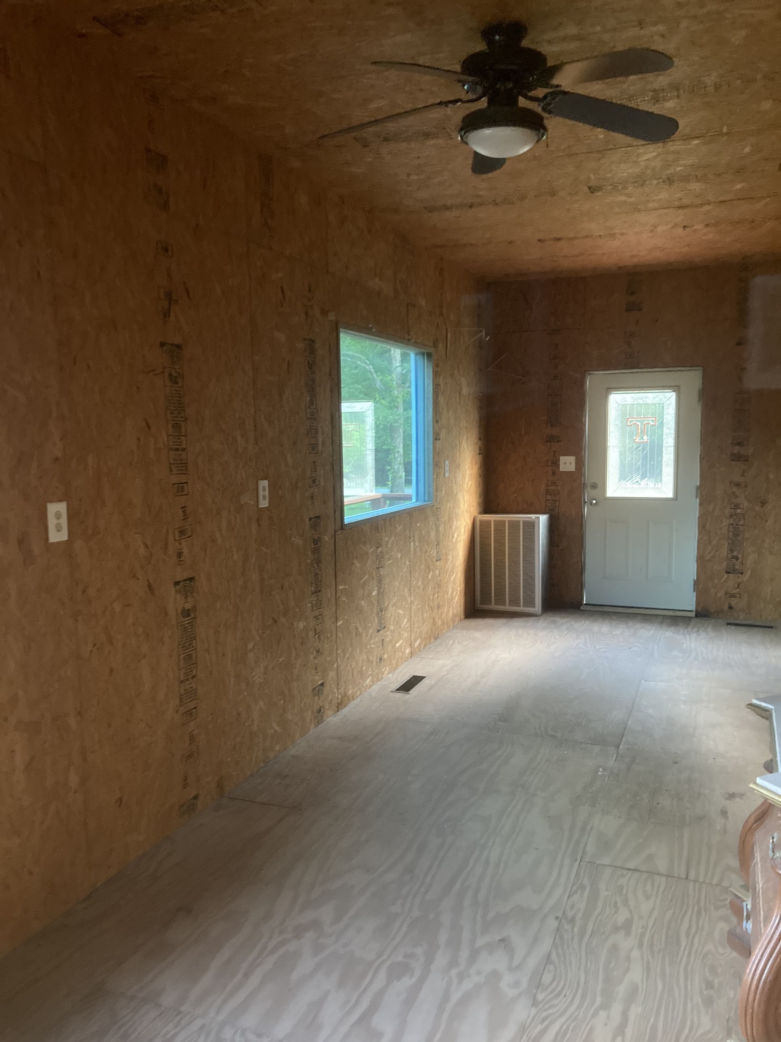 4516 Mansford Road Winchester, TN 37398 - Photo 34 of 53 a view of empty room with windows