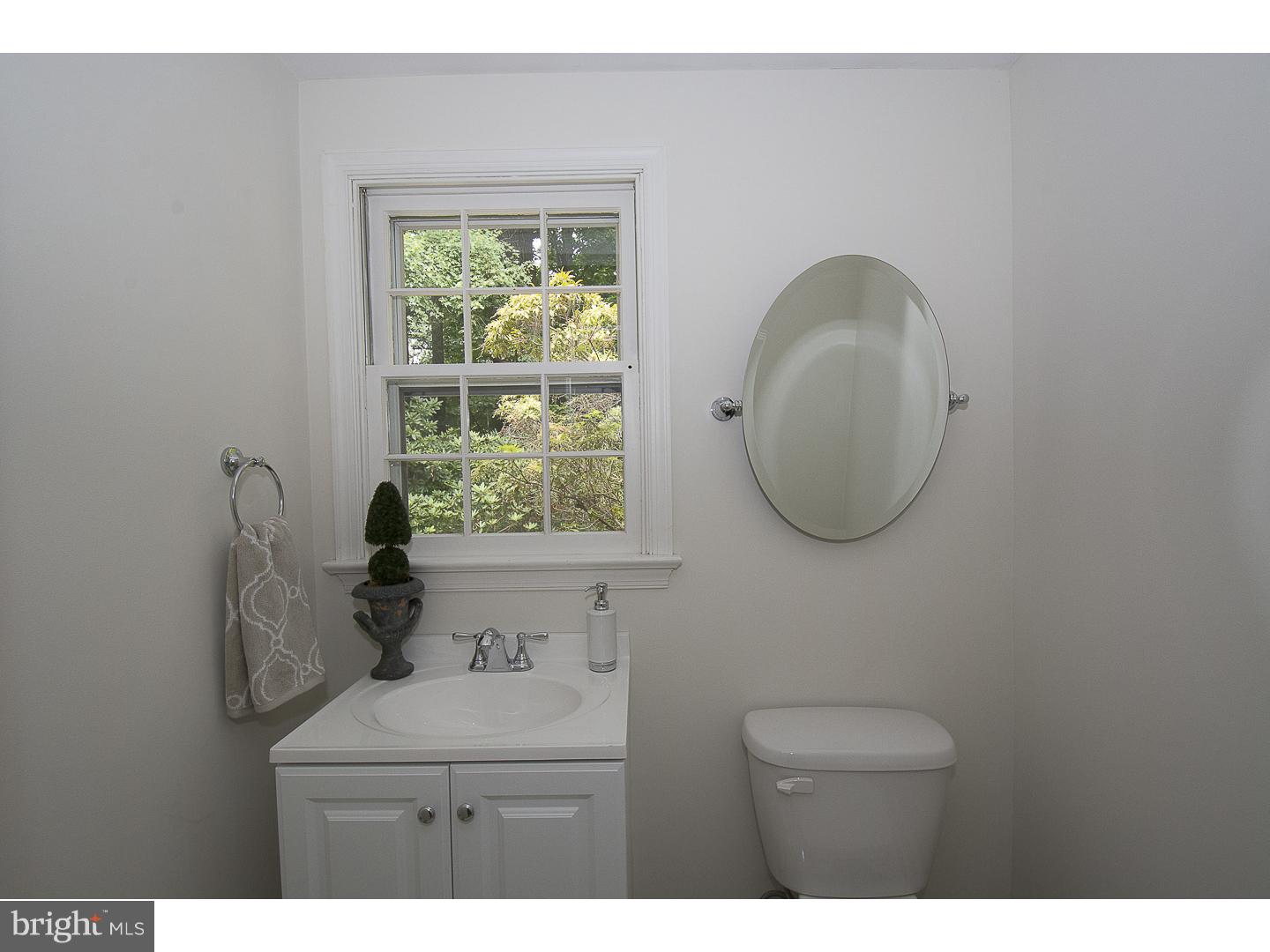 700 Pine Hill Road Wayne, PA 19087 - Photo 20 of 24 Half Bath