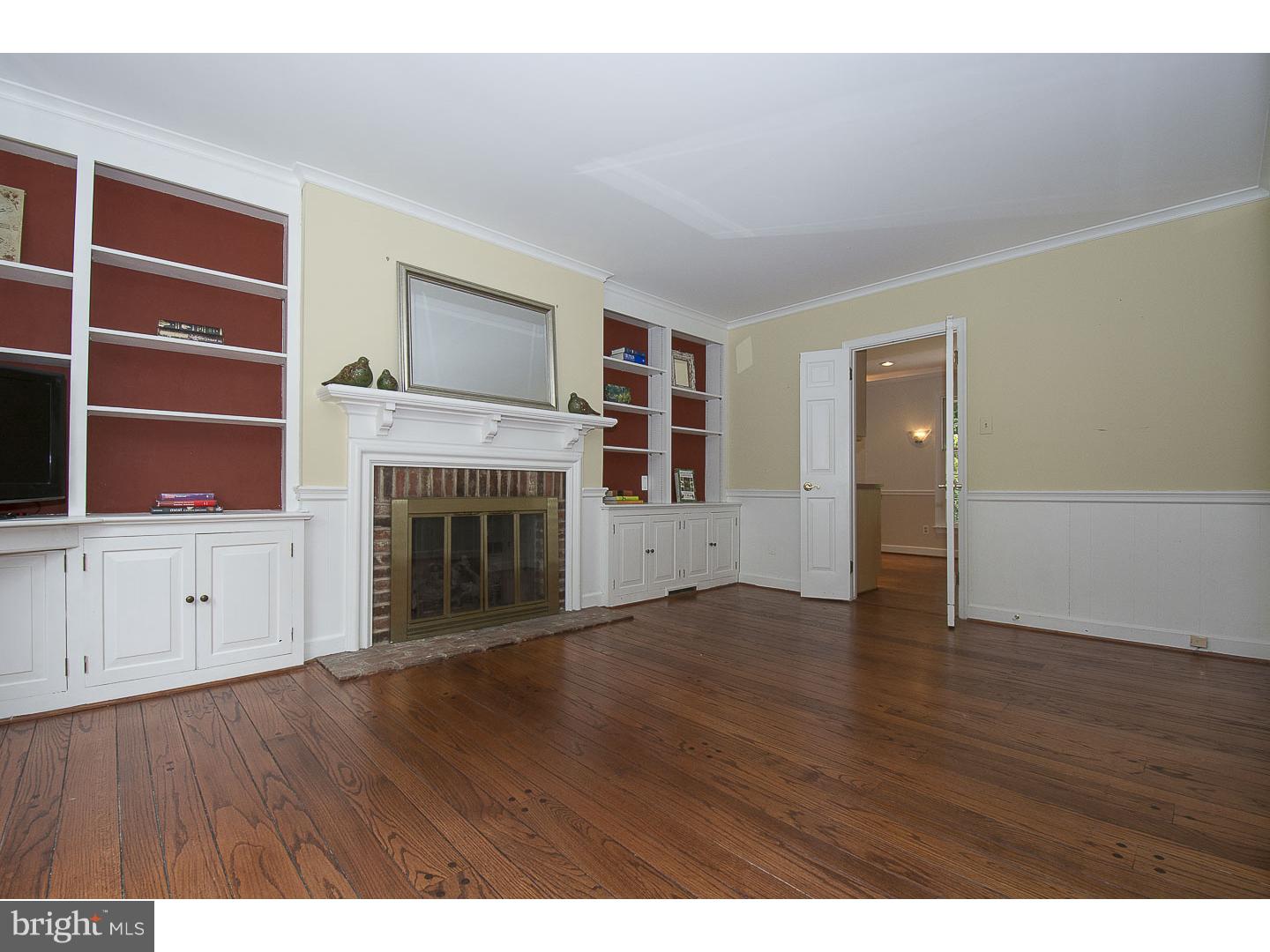 700 Pine Hill Road Wayne, PA 19087 - Photo 9 of 24 Family Room