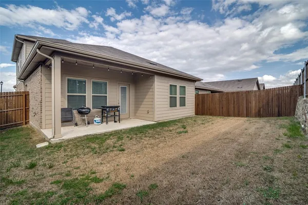 $2,500 | 808 Country Road, Royse City, TX 75189