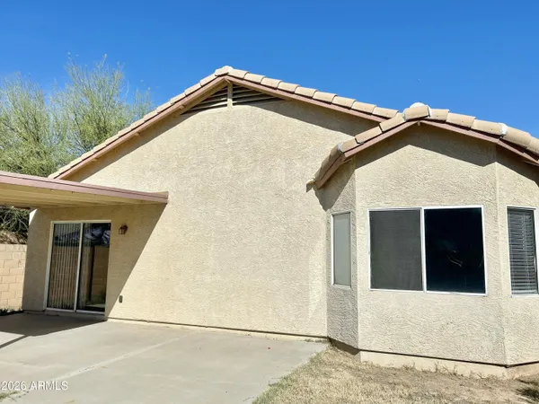 $1,725 | 2701 East Bagdad Road, San Tan Valley, AZ 85143