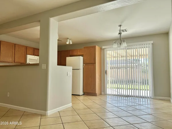 $1,725 | 2701 East Bagdad Road, San Tan Valley, AZ 85143