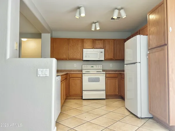 $1,725 | 2701 East Bagdad Road, San Tan Valley, AZ 85143