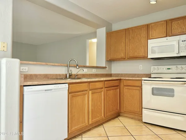 $1,725 | 2701 East Bagdad Road, San Tan Valley, AZ 85143