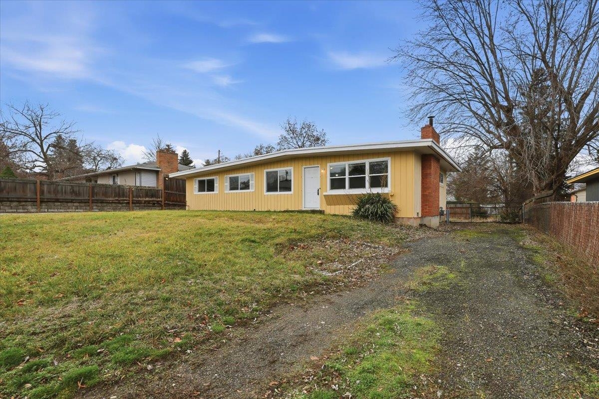 1219 North Lewis Road Spokane Valley, WA 99212 - Photo 2 of 20