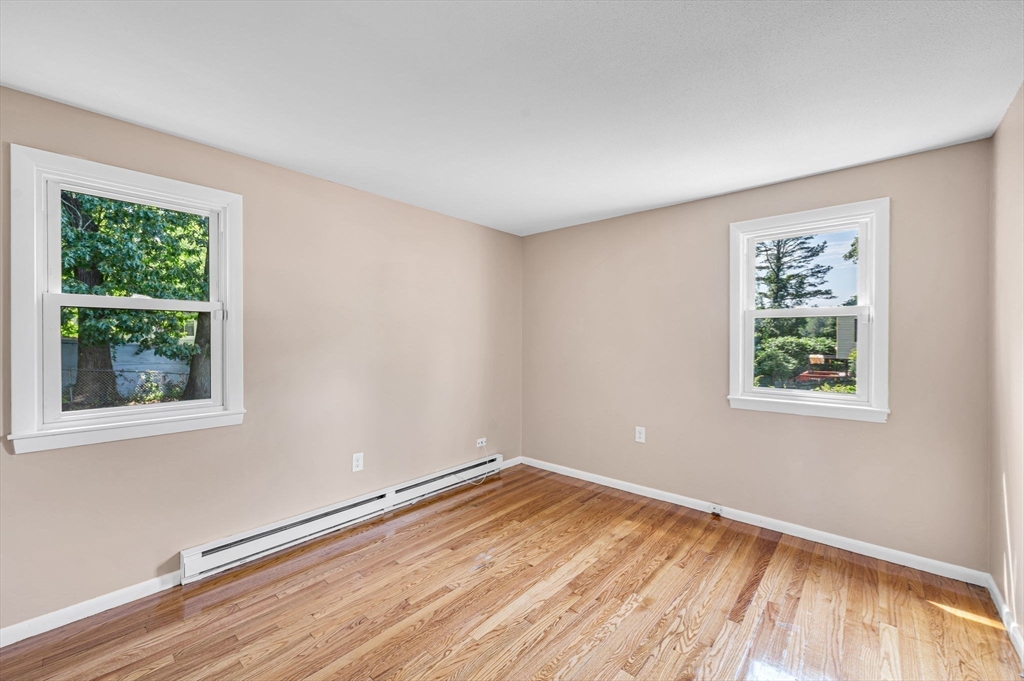 99 Lakevilla Avenue Springfield, MA 01109 - Photo 26 of 34