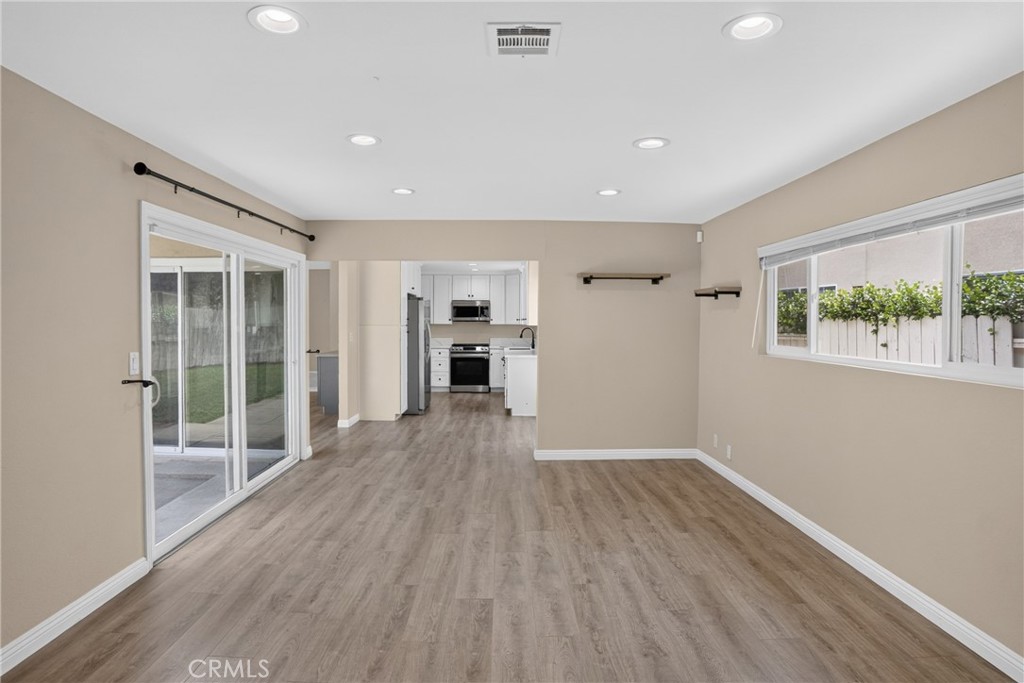 24441 Denise Place Newhall, CA 91321 - Photo 26 of 43