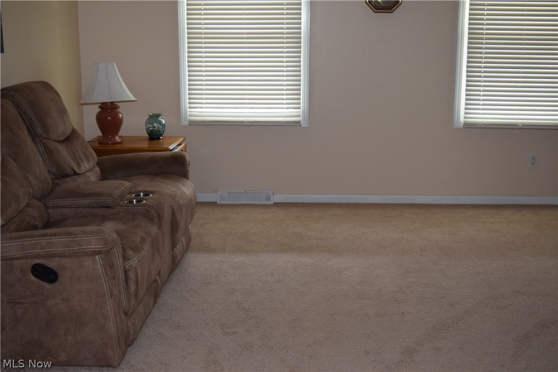 6465 Ridgewood Street Southwest Canton, OH 44706 - Photo 8 of 29 Gallery Image 8