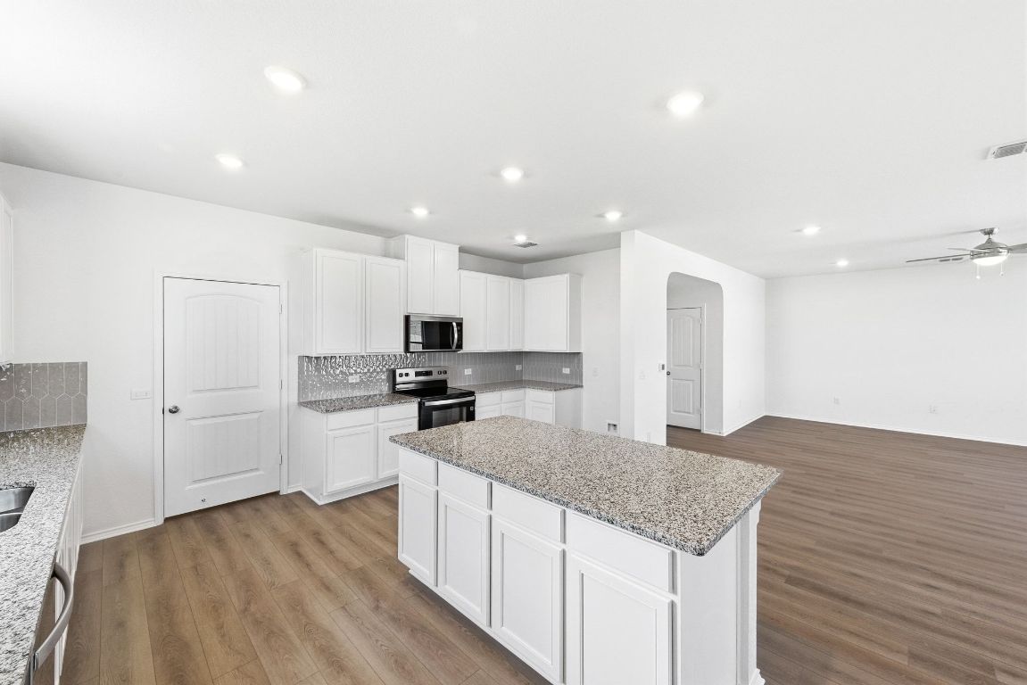 13244 Riversdale Road Del Valle, TX 78617 - Photo 14 of 37