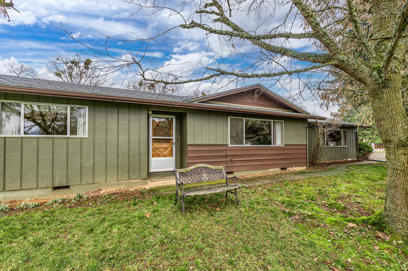6674 Pioneer Road Medford, OR 97501 - Photo 11 of 68 03_PR_3_mls