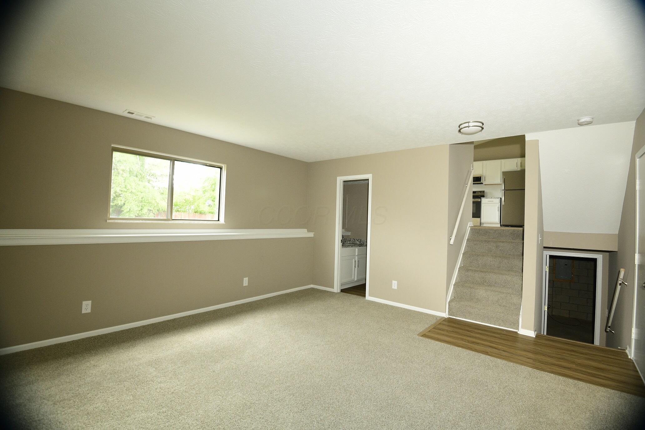 2730 Raphael Drive Columbus, OH 43232 - Photo 8 of 17 8