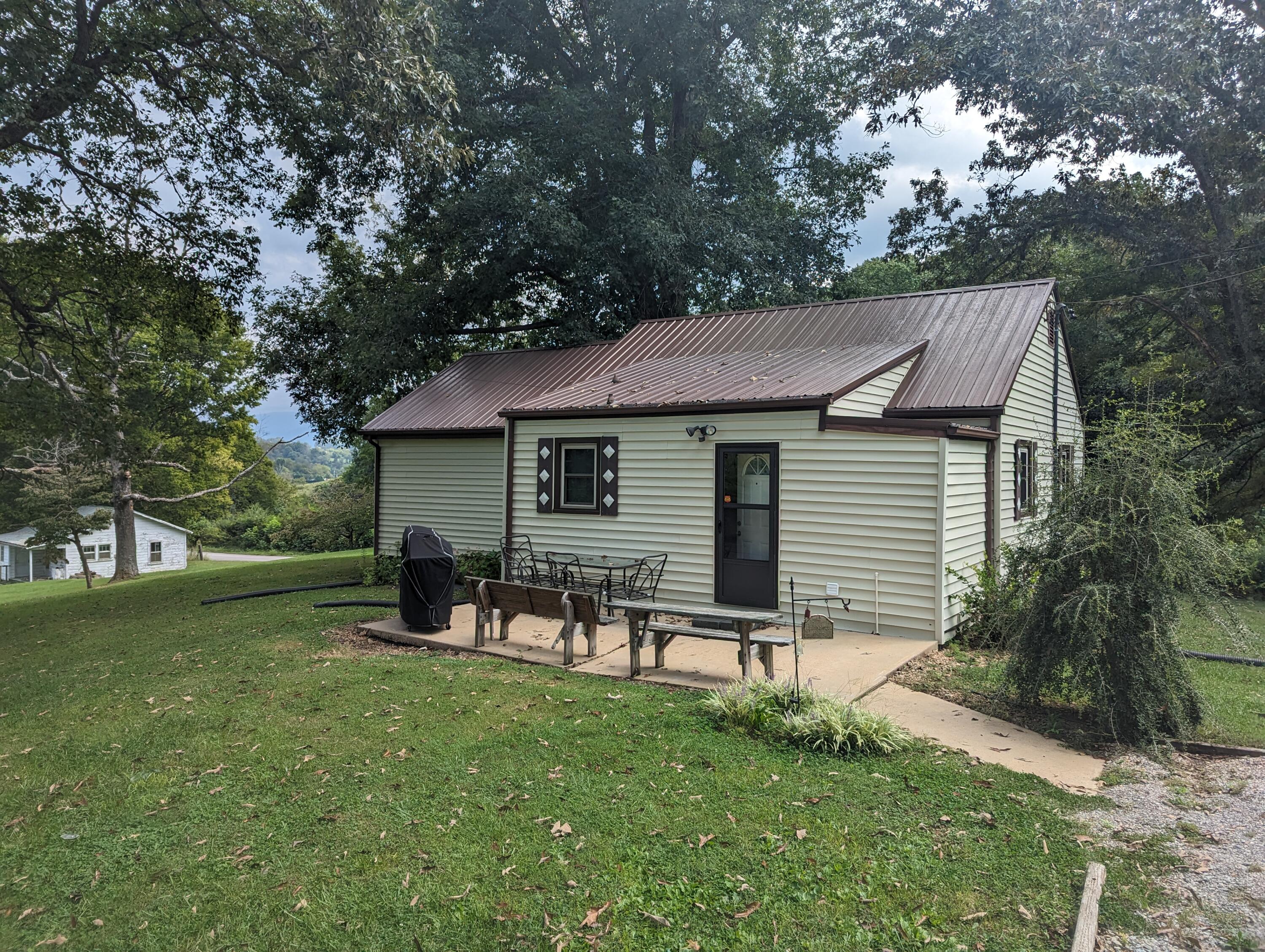 344 Darnell Road Greeneville, TN 37743 - Photo 2 of 36 PXL_20230912_182117638
