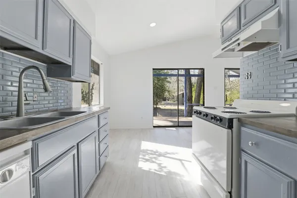 $119,500 | 28600 Magnolia Court, Point Blank, TX 77364