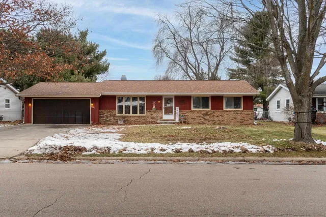 $299,900 | 3321 Berkshire Road, Janesville, WI 53546