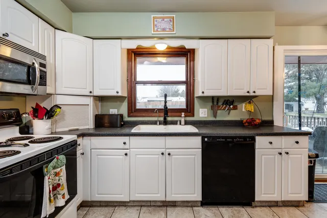 $289,900 | 3321 Berkshire Road, Janesville, WI 53546