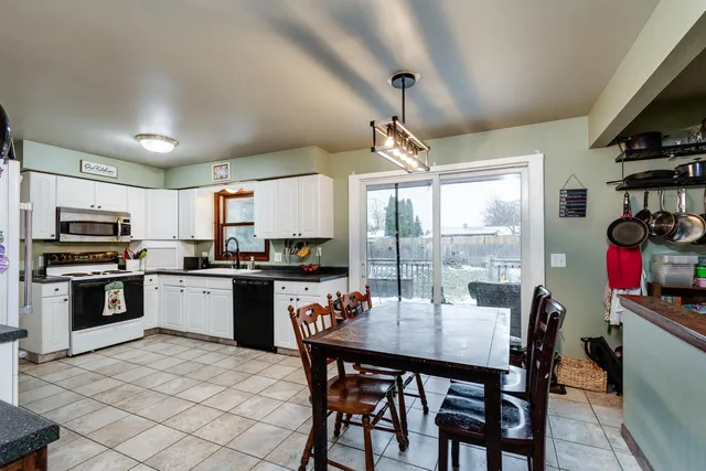 $299,900 | 3321 Berkshire Road, Janesville, WI 53546