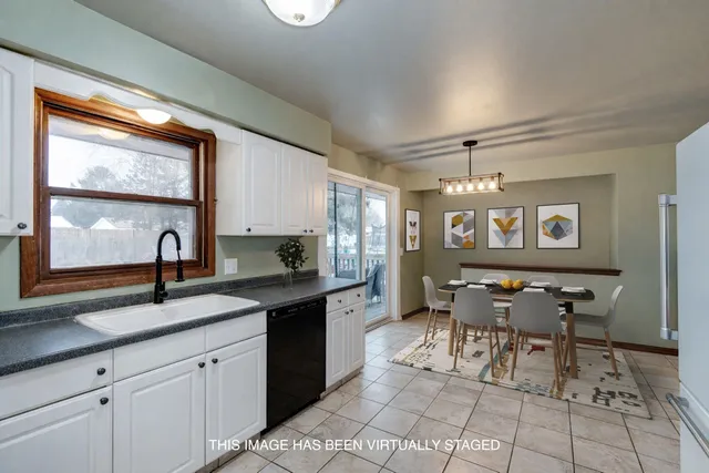 $289,900 | 3321 Berkshire Road, Janesville, WI 53546