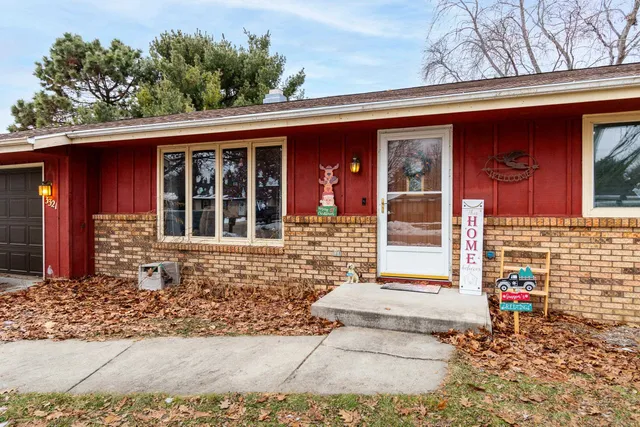 $299,900 | 3321 Berkshire Road, Janesville, WI 53546