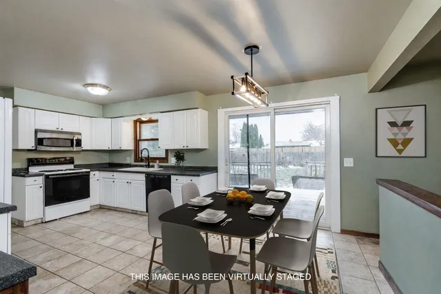 $289,900 | 3321 Berkshire Road, Janesville, WI 53546