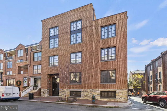 $4,500 | 3220 Grace Street Northwest, Unit 2, Washington, DC 20007