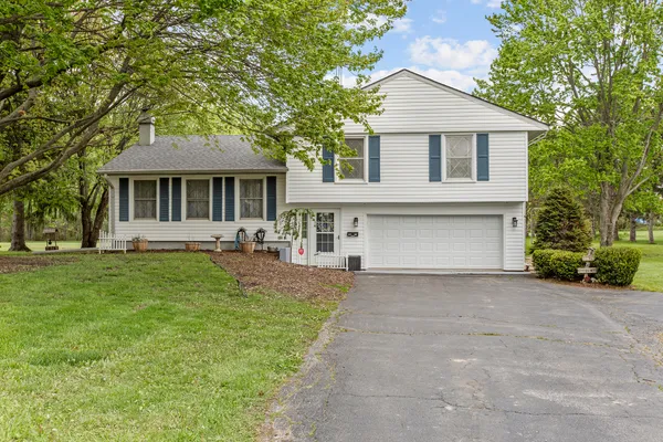 $449,500 | 81 East Division Road, Valparaiso, IN 46383