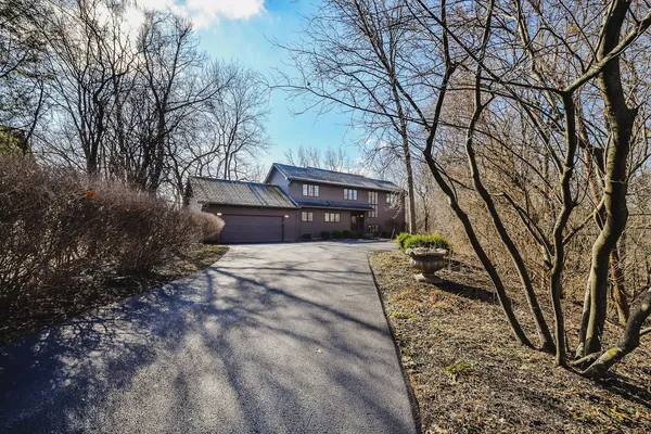 $815,000 | 1907 Shoreline Drive, St. Charles, IL 60174