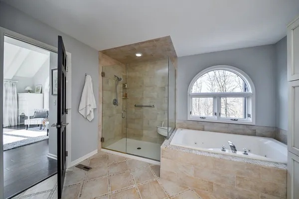 $815,000 | 1907 Shoreline Drive, St. Charles, IL 60174