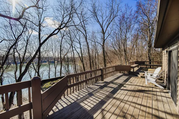 $815,000 | 1907 Shoreline Drive, St. Charles, IL 60174