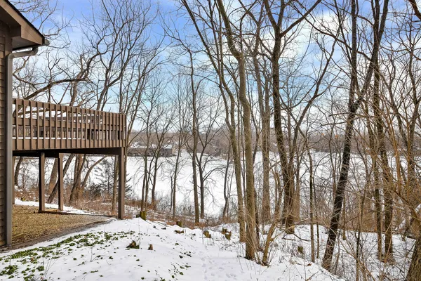 $815,000 | 1907 Shoreline Drive, St. Charles, IL 60174