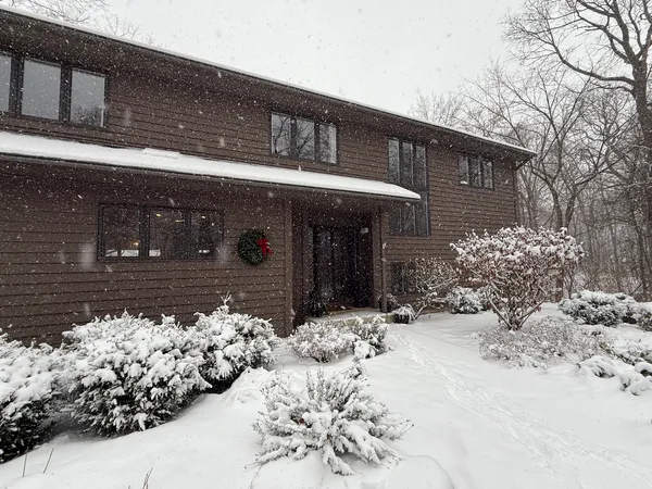 $815,000 | 1907 Shoreline Drive, St. Charles, IL 60174