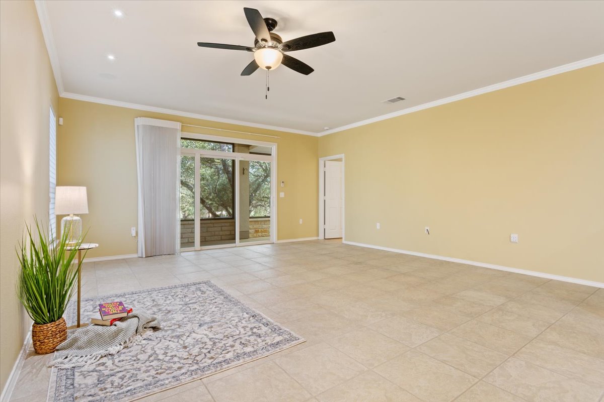 113 Sunny Side Bend Georgetown, TX 78633 - Photo 9 of 33