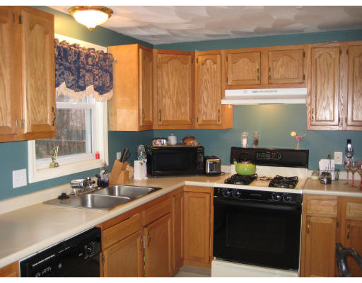 10 Shawnee Road Worcester, MA 01606 - Photo 2 of 14 Gallery Image 2