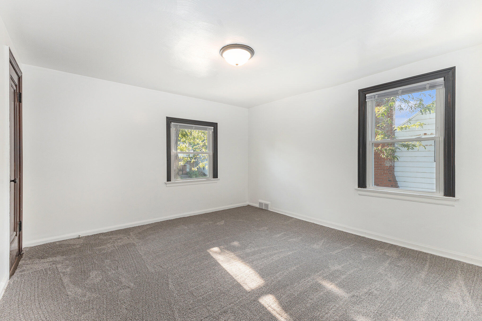 4647 Harrison Street Gary, IN 46408 - Photo 11 of 23 2038x1359