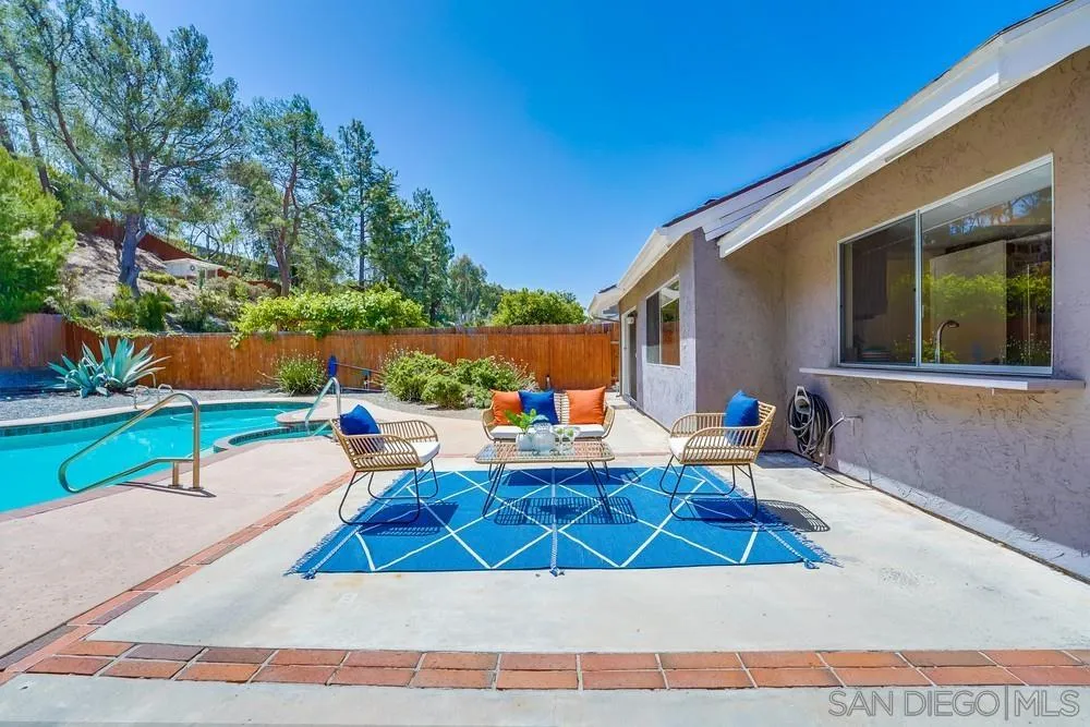 7214 Durango Circle Carlsbad, CA 92011 - Photo 35 of 37 a view of sitting area in front of house