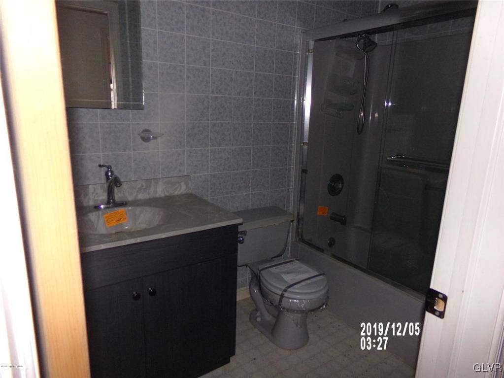2610 Ramon Drive Blakeslee, PA 18610 - Photo 23 of 31 Main Bath