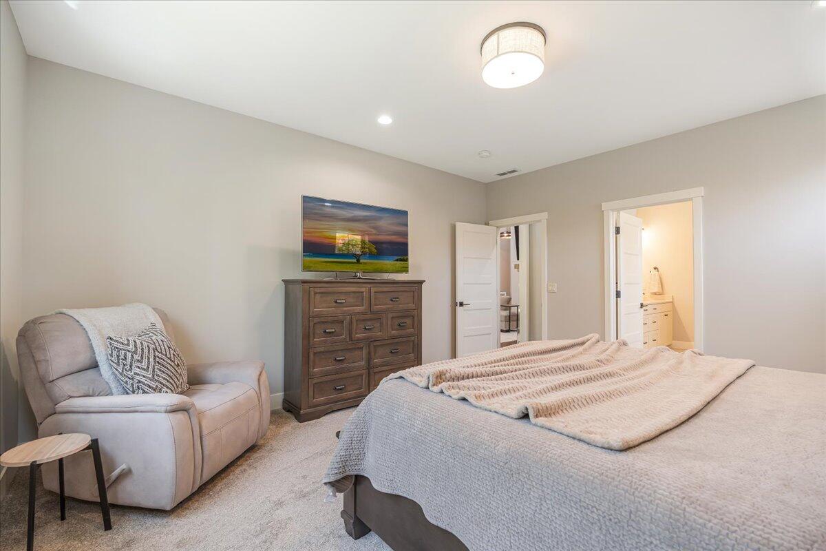 3533 Southwest 47th Street Redmond, OR 97756 - Photo 11 of 29 11