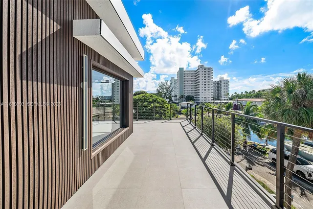$3,690,000 | 3225 Canal Drive, Pompano Beach, FL 33062
