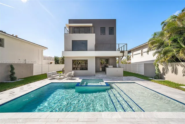 $3,690,000 | 3225 Canal Drive, Pompano Beach, FL 33062