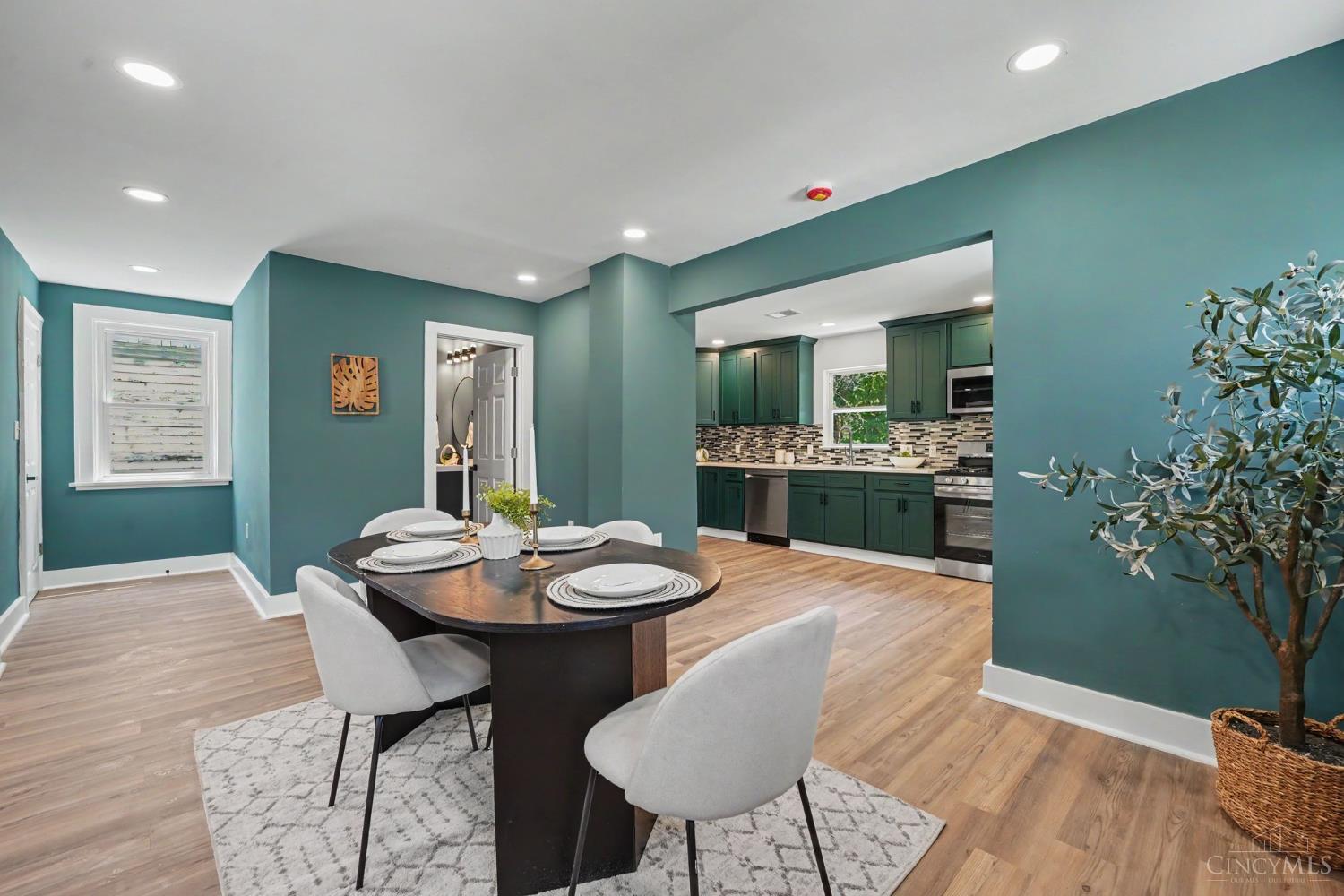 4745 Guerley Road Cincinnati, OH 45238 - Photo 9 of 29