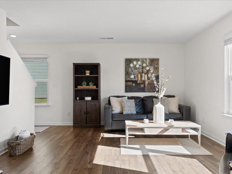 151 Lindsell Road Athens, TN 37303 - Photo 21 of 49 Living room (1)