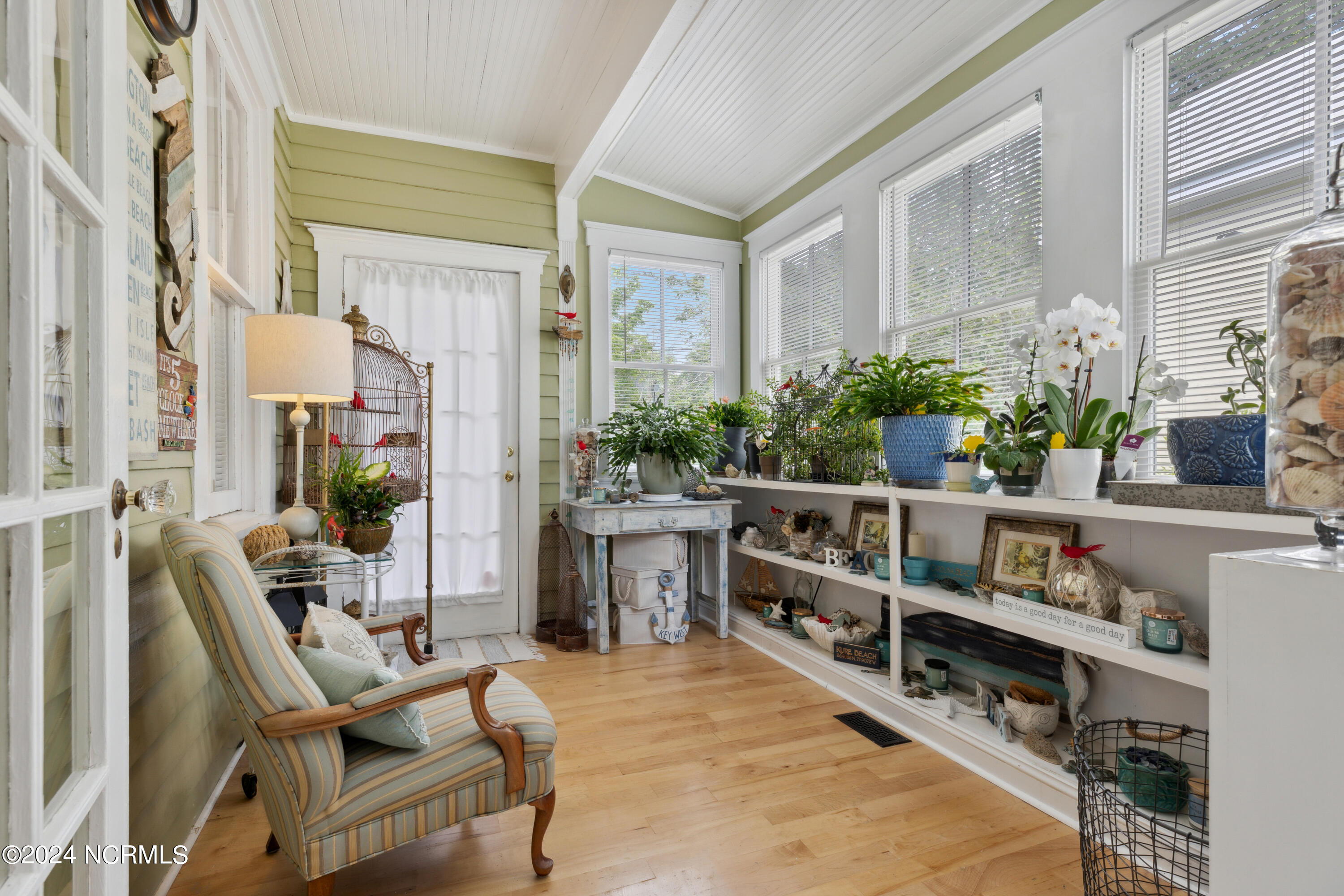 1809 Perry Avenue Wilmington, NC 28403 - Photo 13 of 44 Sunroom front