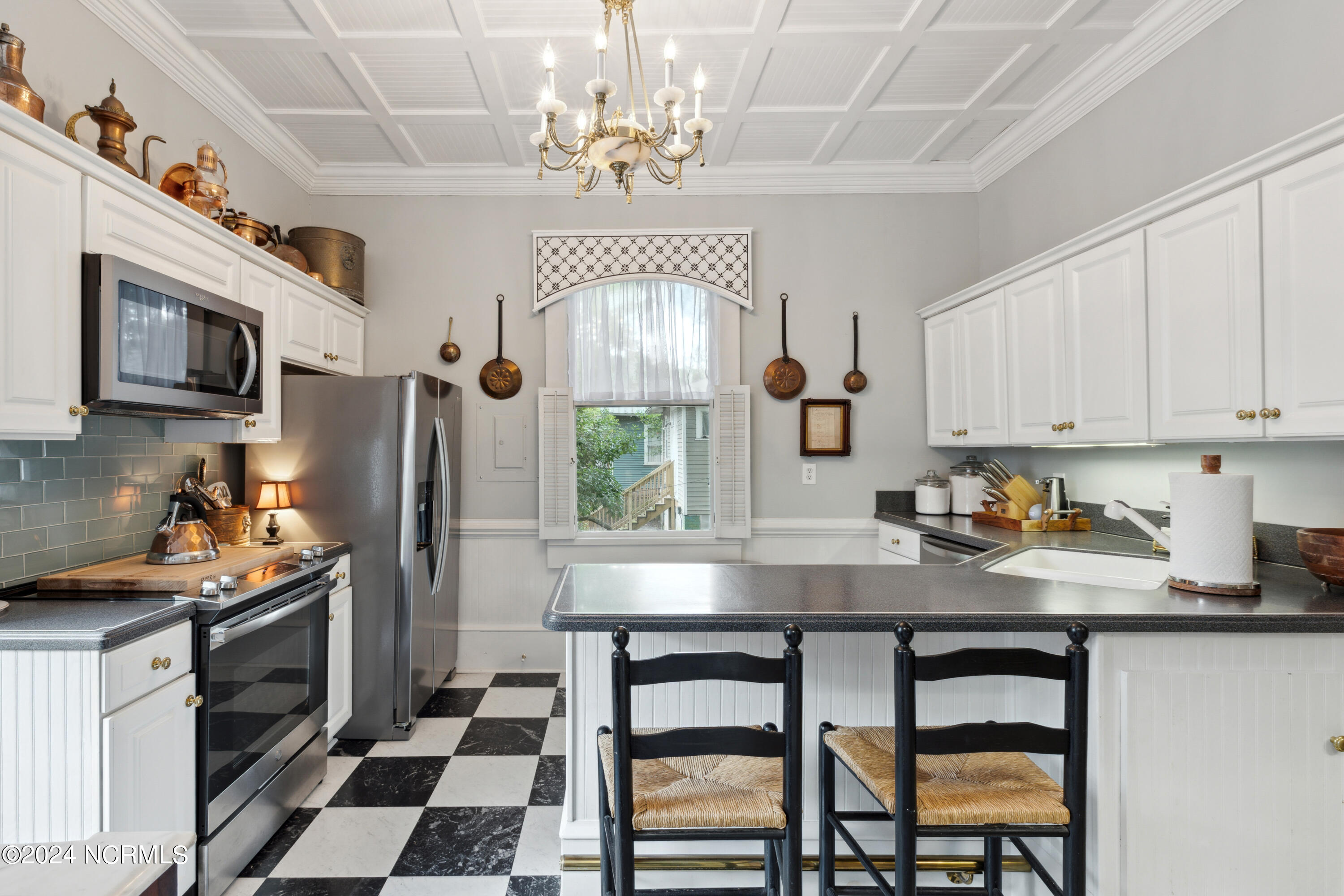 1809 Perry Avenue Wilmington, NC 28403 - Photo 15 of 44 Kitchen