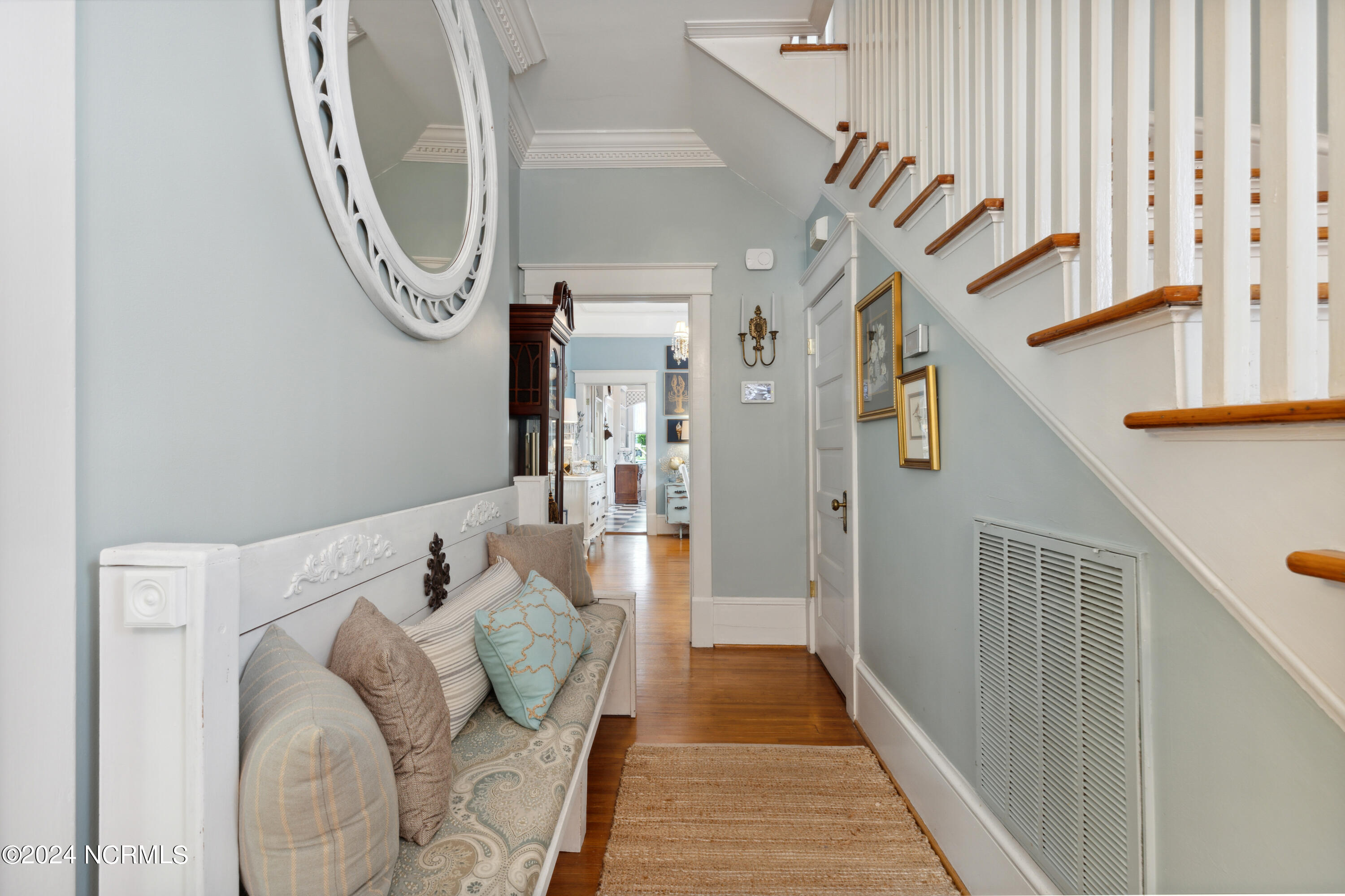 1809 Perry Avenue Wilmington, NC 28403 - Photo 3 of 44 Foyer