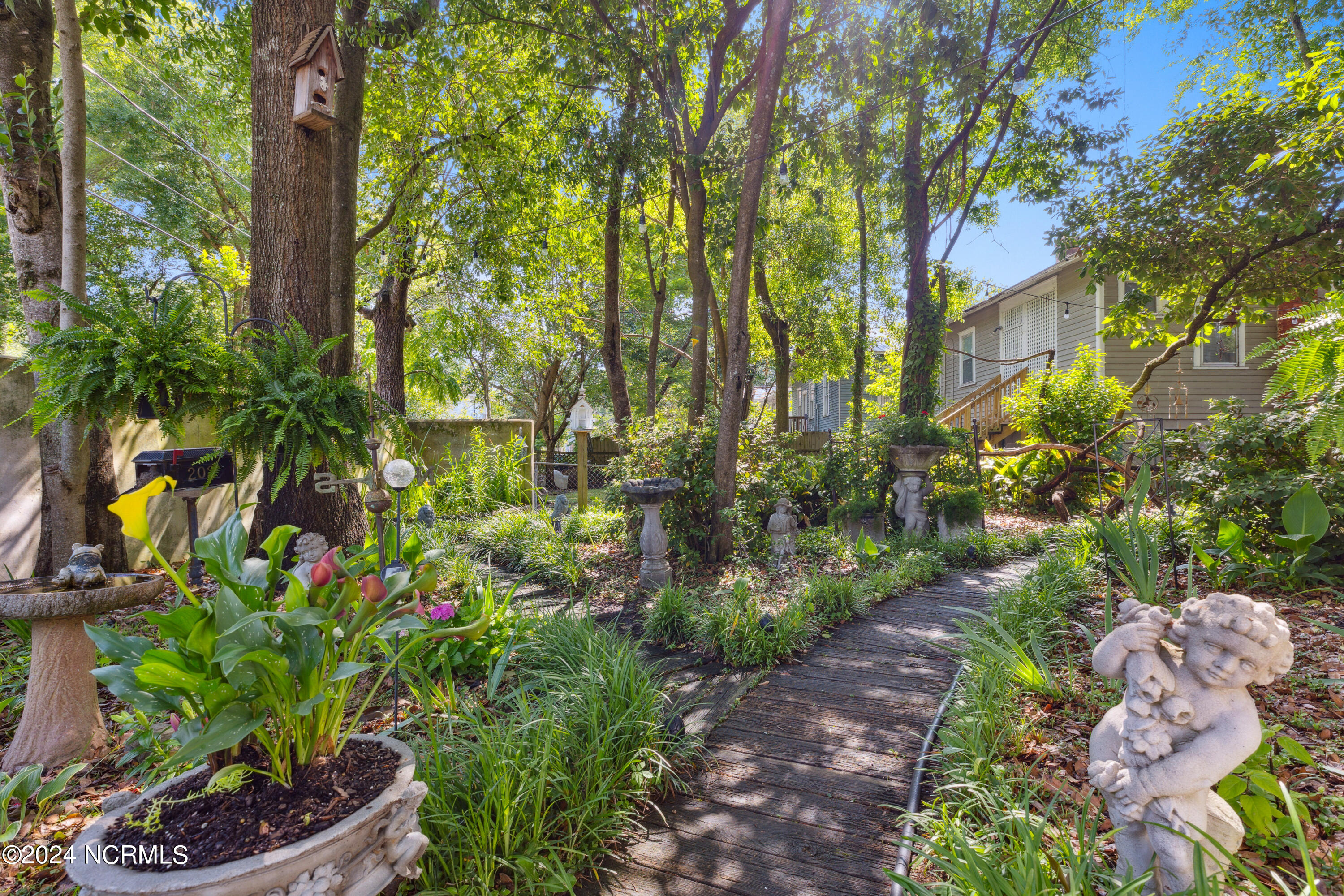 1809 Perry Avenue Wilmington, NC 28403 - Photo 38 of 44 landscape