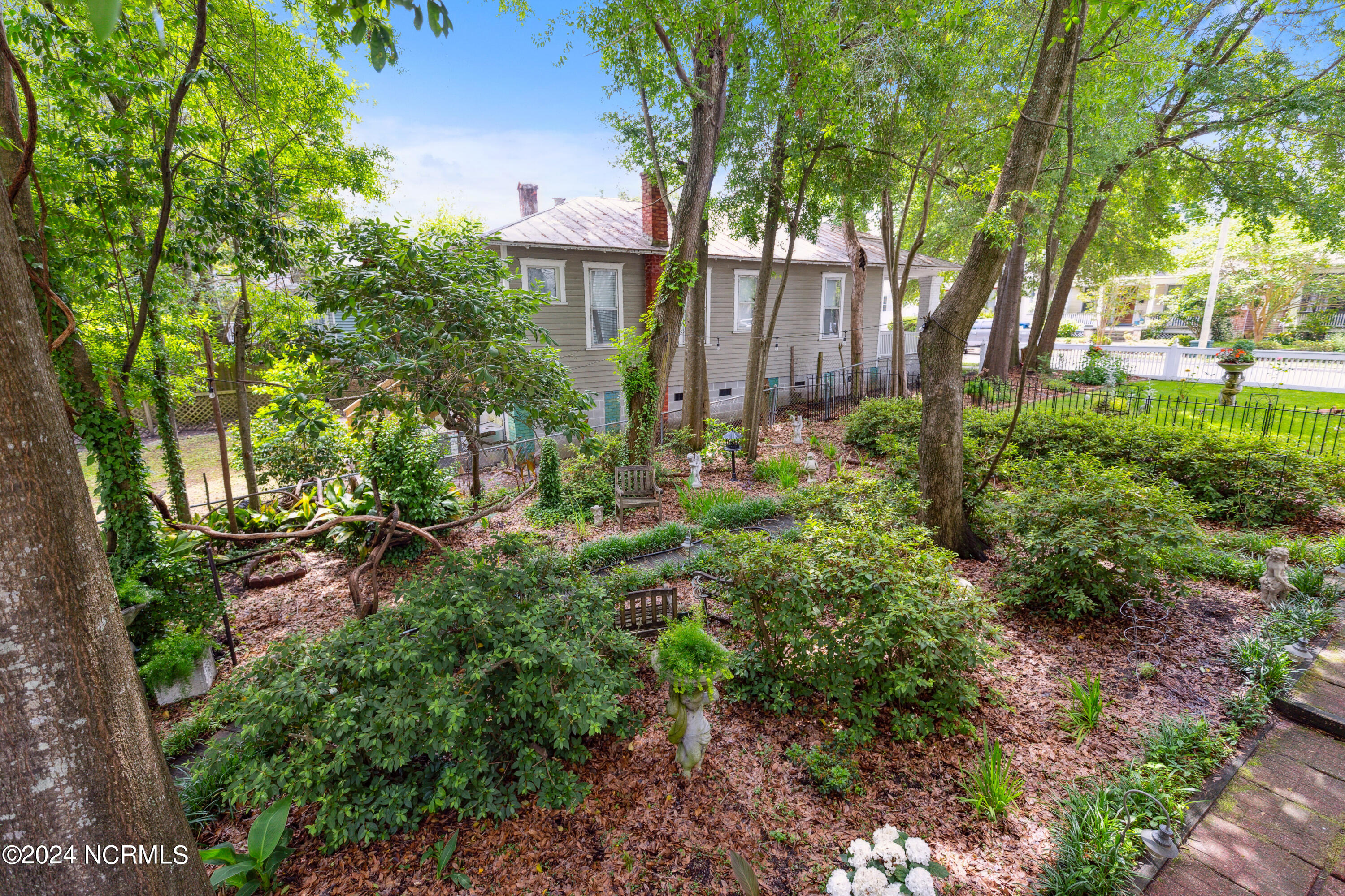1809 Perry Avenue Wilmington, NC 28403 - Photo 39 of 44 landscape