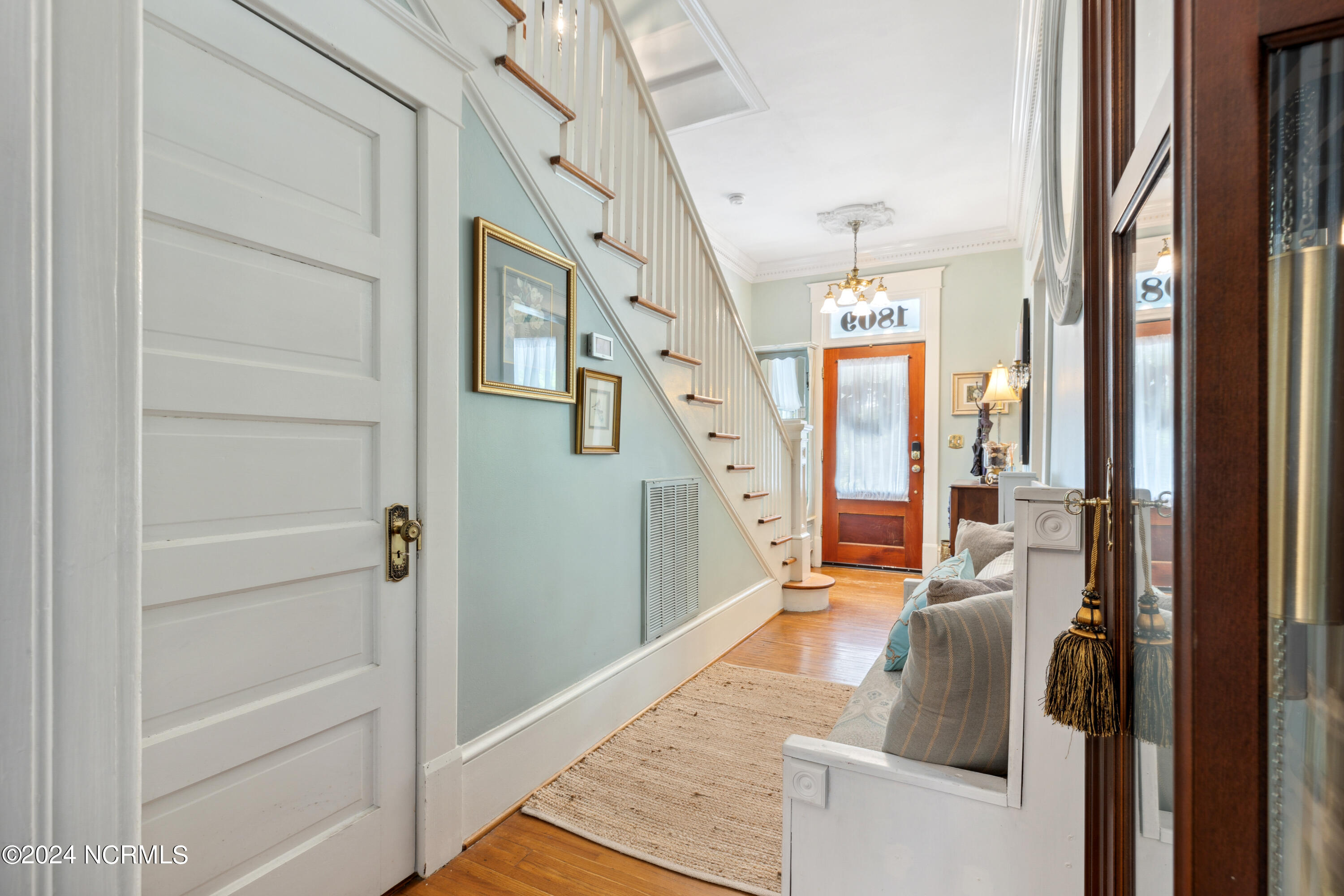 1809 Perry Avenue Wilmington, NC 28403 - Photo 4 of 44 Foyer